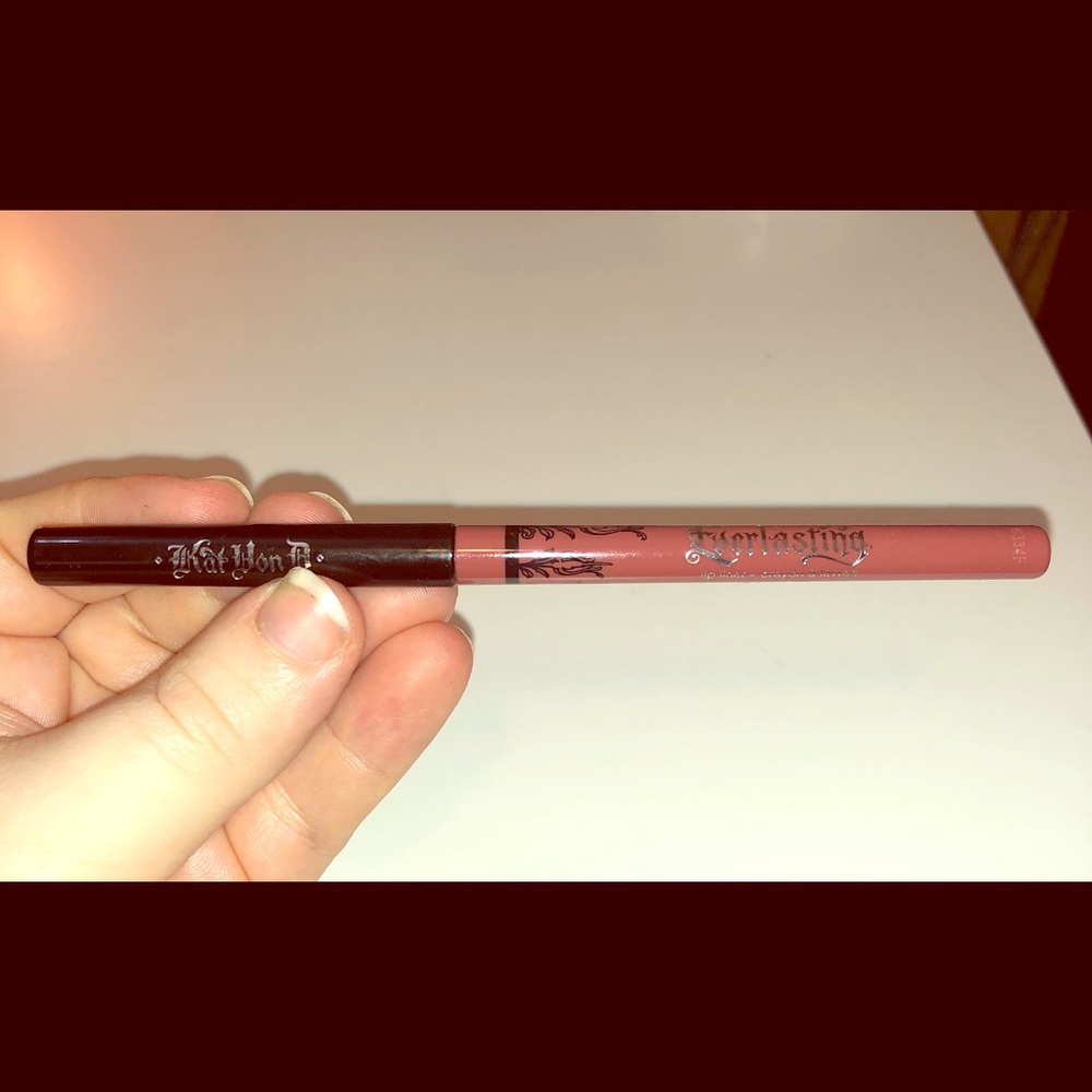 Kat Von D lip liner